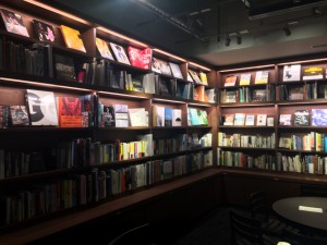 4th_Lounge_bookshelf