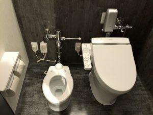 nifrel_toilet